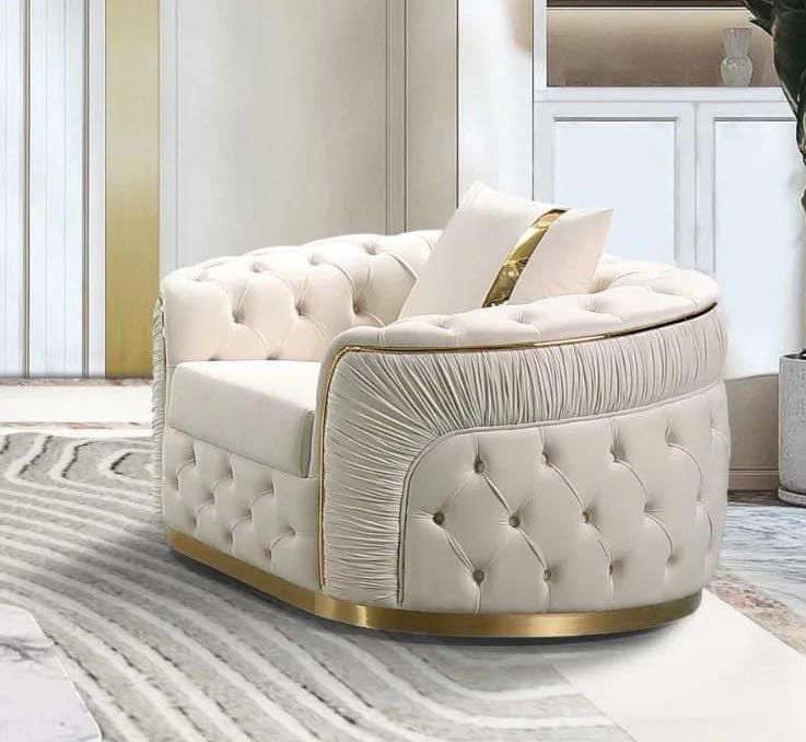 Chesterfield Curved Cuddle Chair