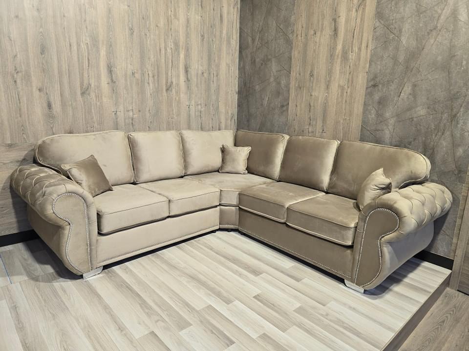 Rio Swan Chesterfield Corner Sofa — Champagne